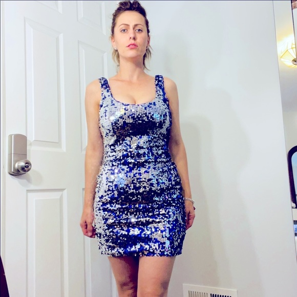 Dresses & Skirts - Party 🎊 dress with all the glitters